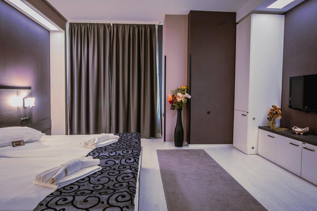 Hotel Idol 타르고비쉬테 객실 사진